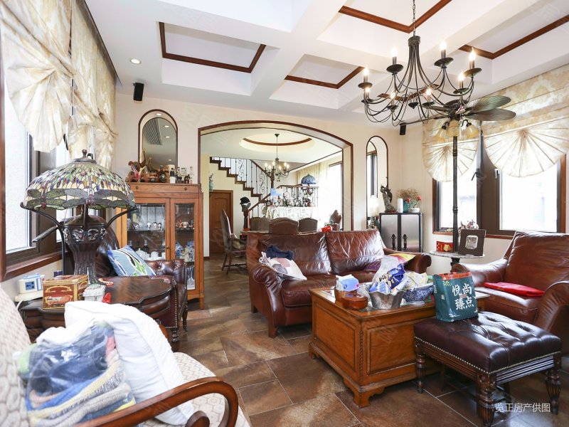 现代美式装修风格上叠别墅带地暖带露台花园阁楼