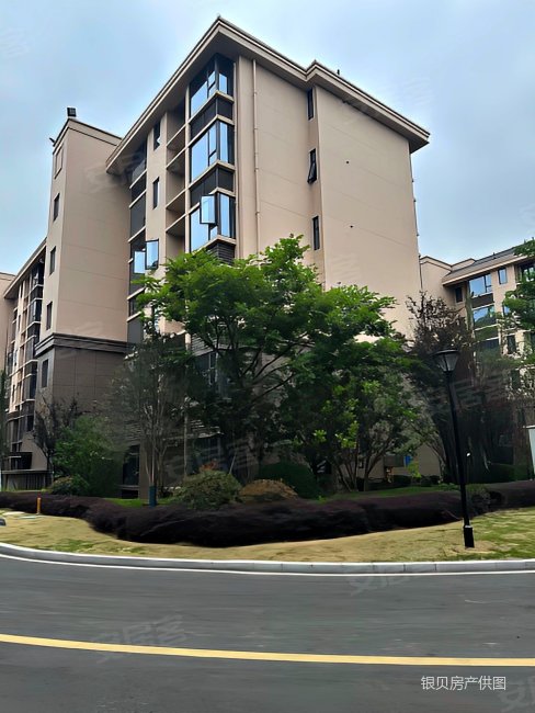 (荐)手慢无100平前后大花园 一线临湖洋房南北通透湖景优美,东亚白云