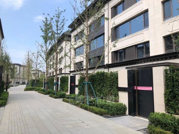北京顺义中央别墅区中铁诺德阅墅下叠别墅 全新房 私家电梯 有钥匙