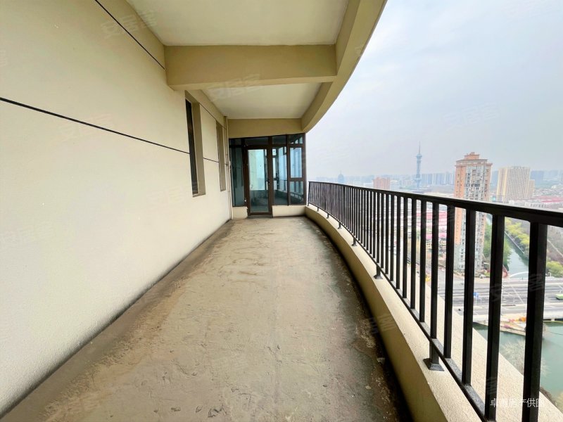 维多利亚翠景园5室2厅4卫390㎡南北999万