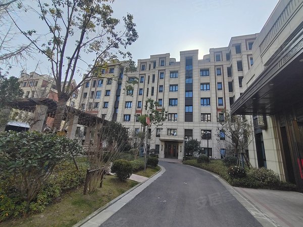 上海长宁镇宁路愚源名邸愚园名邸,5房2厅3卫,精装修,中央空调地暖