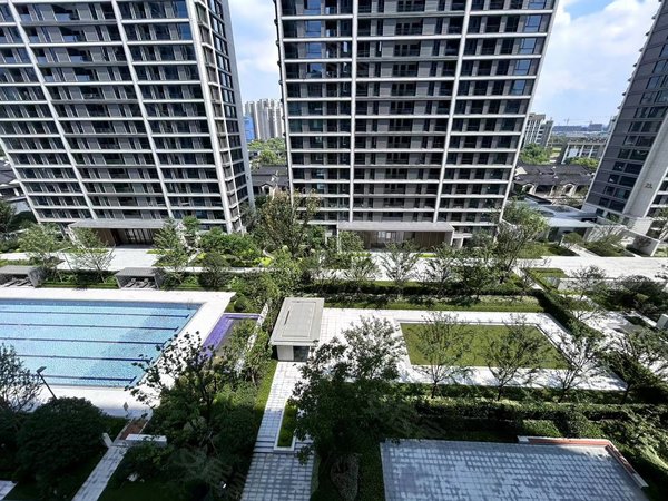 杭州临平临平理想臻品理想 4室2厅2卫 7800.