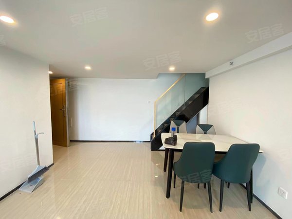 济南历城王舍人恒大城(商住楼)工业北万虹附近   精装两室 家电齐全