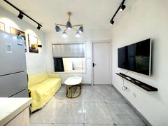 上海长宁仙霞白色装修，让你体验全明的房屋，让你住的安心，小区中心位置出租房源真实图片