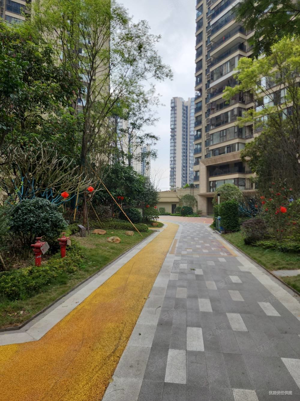 凤岭北中铁凤岭山语城87平3房业主诚意出售