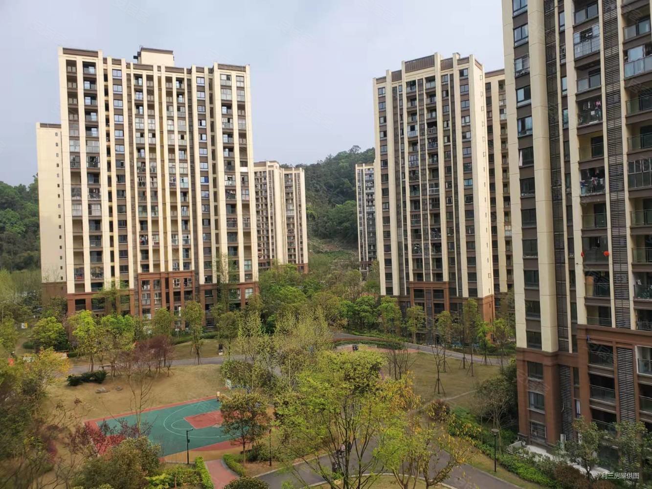 华南城巴南华府一期