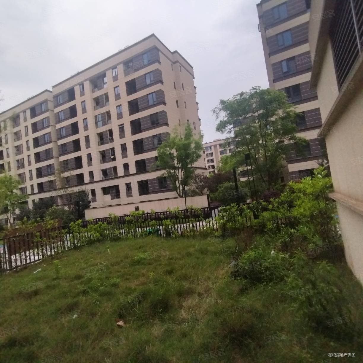 80平大花园端户随时看房御华兰亭一期三房单卫急卖