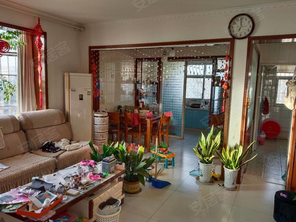 临沂莒南隆山路南苑小区(莒南)南苑小区 家具家电齐全,拎包入住 停车方便出租房源真实图片