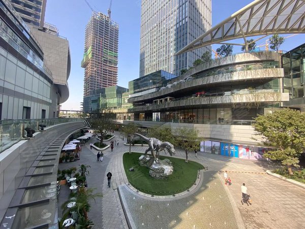 深圳南山前海华润前海中心华润悦玺,前海万象城楼上2房,黑色家私出租