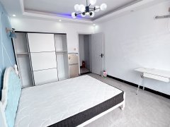 上海嘉定方泰花园新村独厨独卫房间简单干净拎包入住价格便宜出租房源真实图片