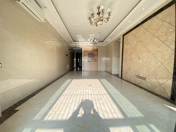 深圳龙岗横岗银信中心急租 横岗地铁口 银信中心大厦 空四房 随时可看
