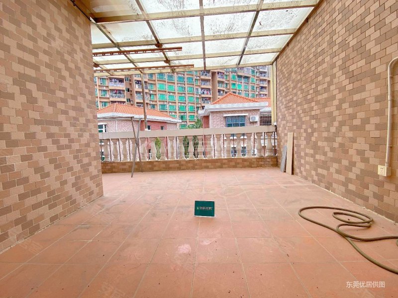 东莞房产网>东莞二手房>寮步二手房>汽车东站二手房>银湖花园(别墅)>