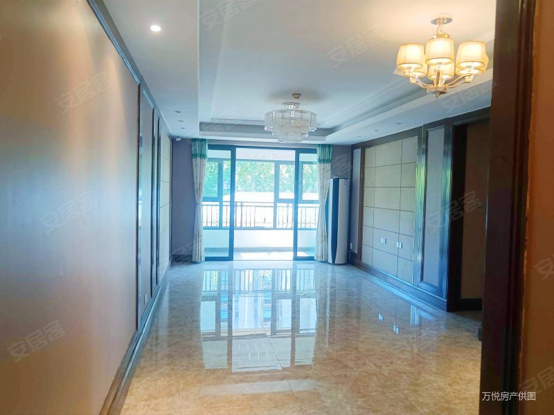 恒大龙奥御苑 中间楼层 小区新 装修好 临地铁 交通便捷