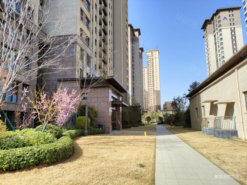 建业尊府2室2厅1卫88㎡南北66万