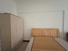 防城港港口桃花湾广场配套齐全，有独立阳台，阳台有网，出行便利出租房源真实图片