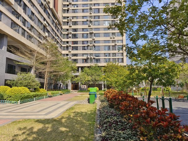 广州花都镜湖大道高晟广场小区高晟广场小区 高层南向豪装 两房两厅两