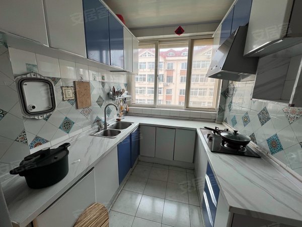 青岛崂山金家岭丽海花园一小区崂山cbd,拎包入住,同安路地铁,双南卧室