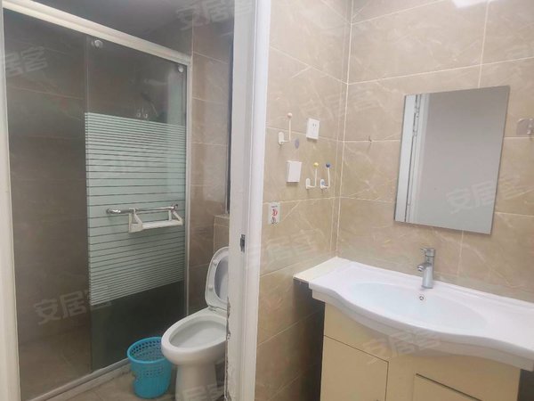 海宁长安镇农发区盈都君悦下沙奥莱旁盈都君悦小区三室一厅整租！民用水电！出租房源真实图片