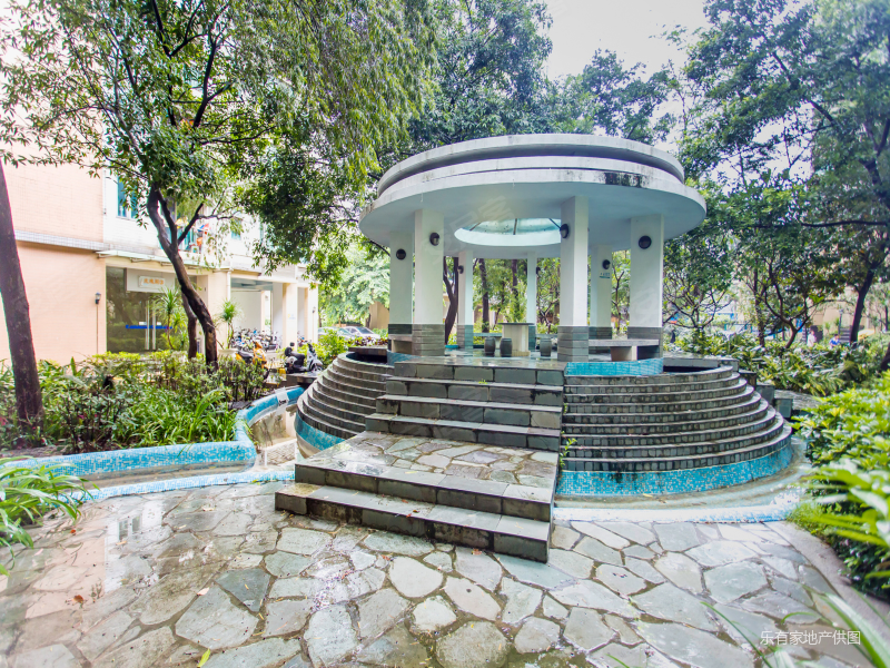 向南西海花园5室2厅3卫174.71㎡南998万