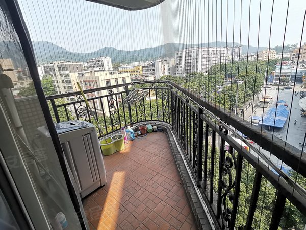 广州白云梅花园梅苑小区梅花园地铁口!