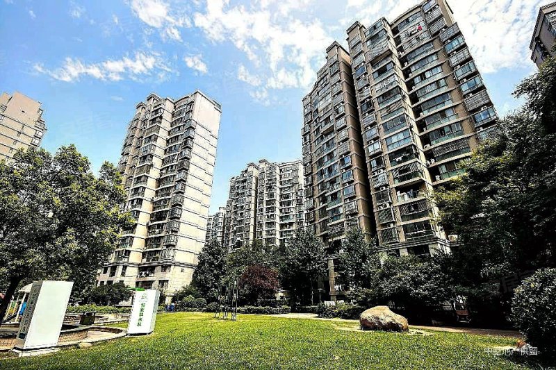 利港银河新城3室2厅1卫113㎡南156万