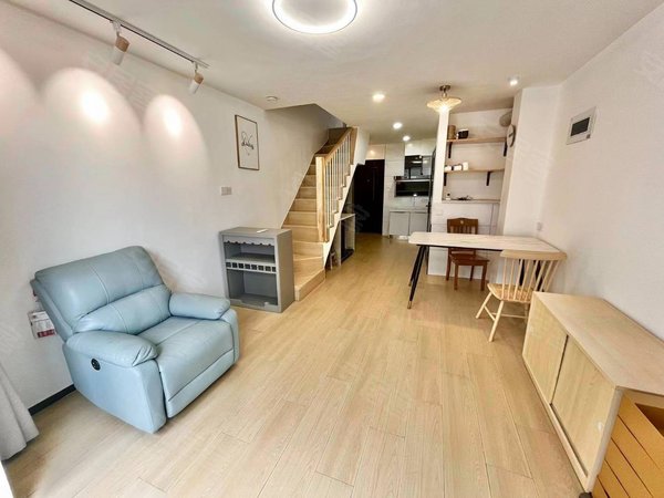 二层复试单身公寓!出租房源真实图片