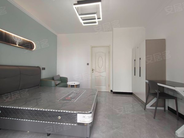 戳戳戳,快点进来看这套房,大空间落地窗,近吉利,威睿,康龙!