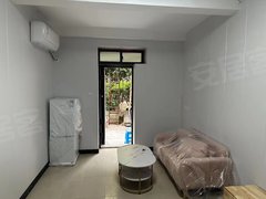 斜土路沿线，大木桥路站！全新家具，拎包入住，近地铁商圈