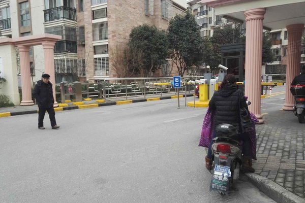 好不好_中介房产经纪人:翟茂轩对丽都城假日景苑的评价-上海安居客