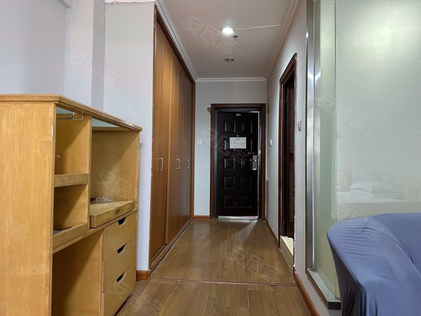 大连开发区保税区樱花别墅金马路樱花小区简装中间层一室一厅可随时看房出租房源真实图片