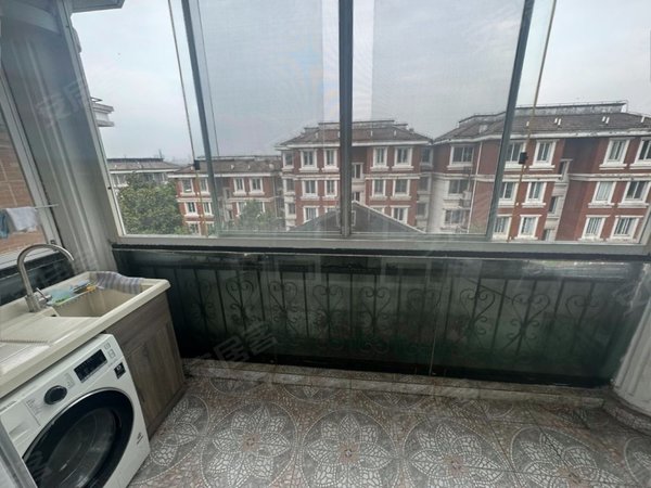 【多图】三盛颐景园(公寓住宅),九亭租房,精装三室带阁楼,可办居住证