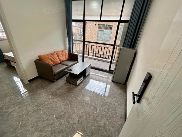 广州天河龙洞龙洞聚贤小区龙洞植物园地铁站 电梯高层一房一厅 地铁三