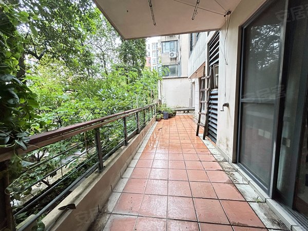 广州白云金沙洲万科四季花城金沙洲 万科四季花城 苑中1楼 带大阳台