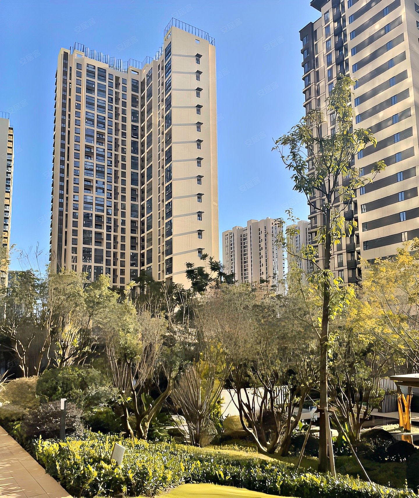 俊发城逸璟峰紫宸苑58平二室二卫loft精装53万