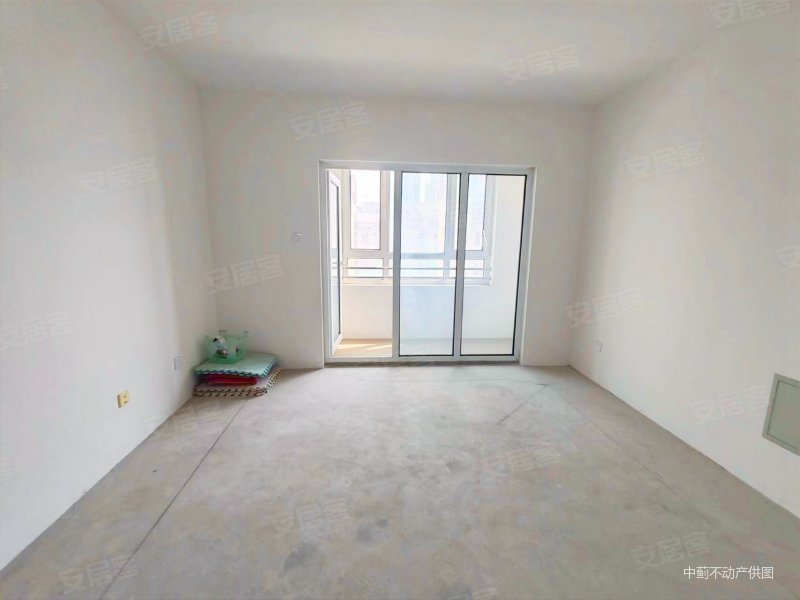 紫润别苑两室 毛坯 小区车位多 楼间距大