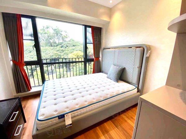 深圳南山大学城京基御景峯御景峰 4房158平全齐出租,高档家具品牌定制