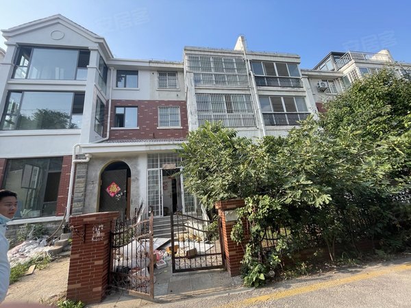 单县龙燕金润嘉园(北区)和平路龙燕金润别墅房子干净采光好,看房方便.