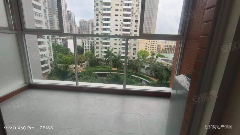 金泉花园,4房2厅2卫,南向,卧室带阳台