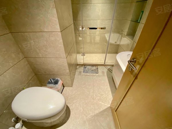 深圳福田岗厦岗厦村福田岗厦 中心天元公寓 94平奢享一房一厅 管家