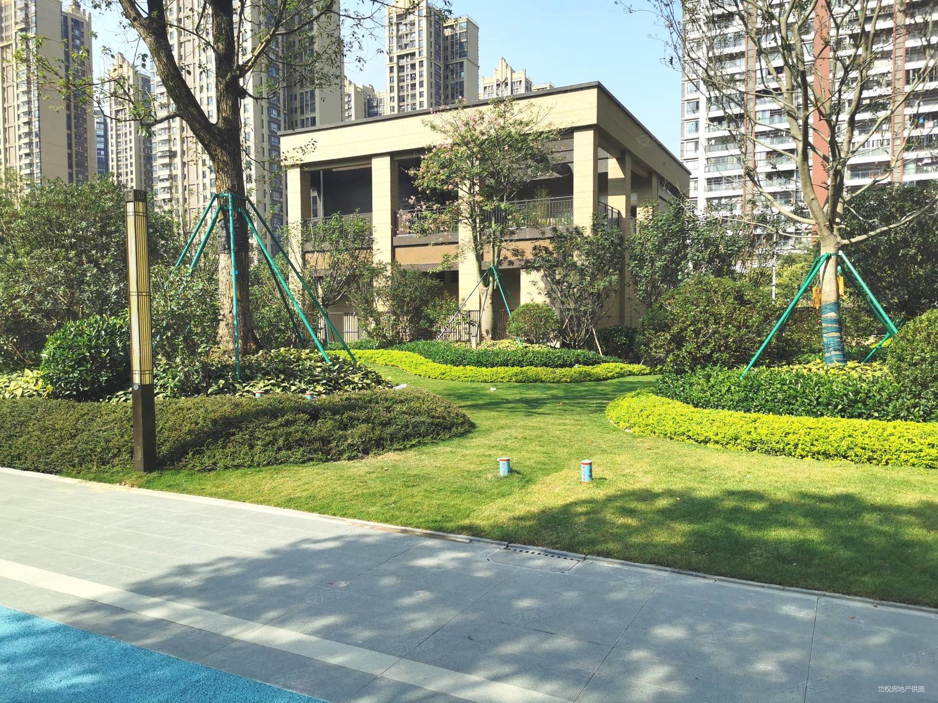 龙光玖悦台南北通透板楼双卫购物方便医疗配套成熟