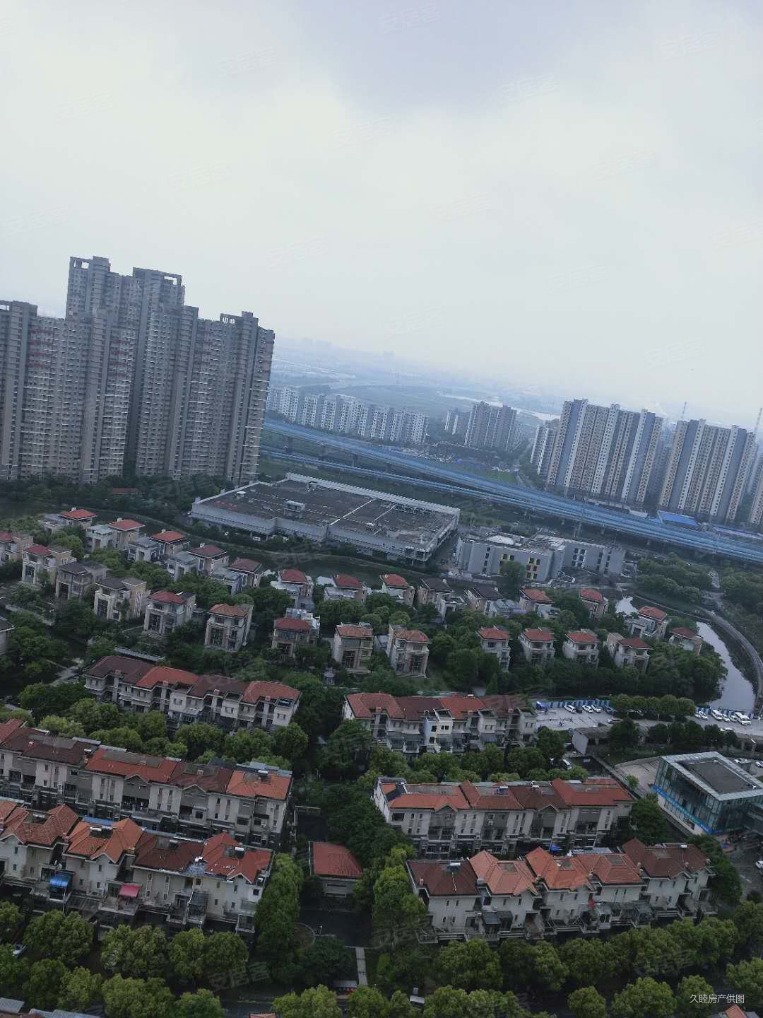 世茂蝶湖湾2室2厅1卫91.38㎡南北112万