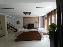 沈阳于洪荷兰村骊珠园 联排别墅诚意出租 精装修干净立正 房主不事看房有钥匙出租房源真实图片