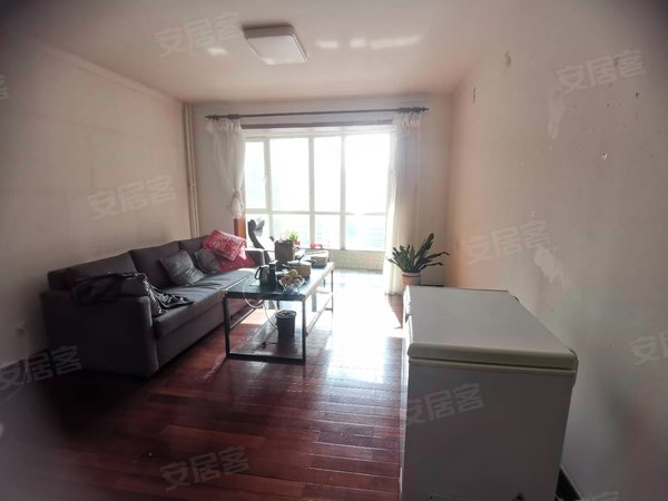 北京海淀甘家口国兴家园新上大房子国兴家园三居双卫带电梯车位出租