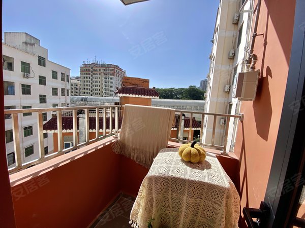 深圳龙华龙华中心区碧波花园(龙华)(7天免租)可租一个月 民水民电 押