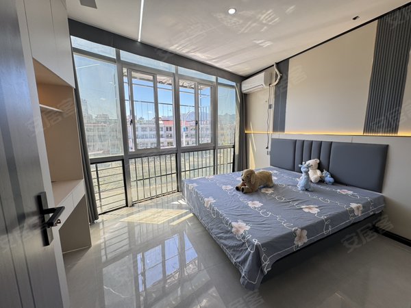 金华东阳东阳江北兴平东路115号楼人民路轻轨站 盛世豪门 落地窗一级空调 超大一室一厅带投影出租房源真实图片