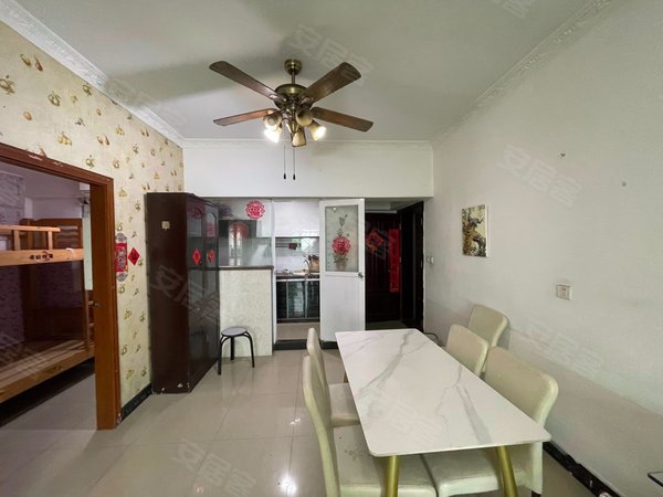 东莞清溪清溪城区嘉信广场嘉信广场 2室2厅2卫 配套齐全 带平台私家