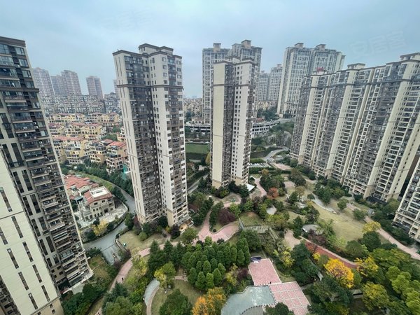 贵阳观山湖奥体中心中铁逸都国际(b区)金阳南路地铁口 中铁逸都精装