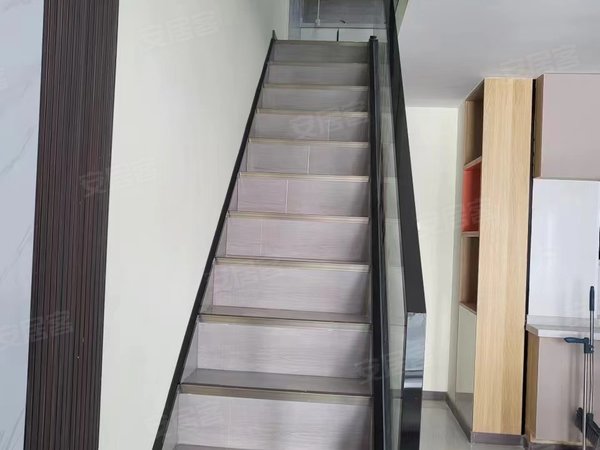 酒泉肃州酒泉城区金领广场金领广场全新精装修电梯公寓家电家具齐全两