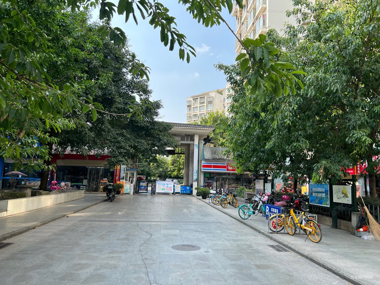 成都房产网>成都二手房>武侯二手房>机投镇二手房>半边街新居(东区)>