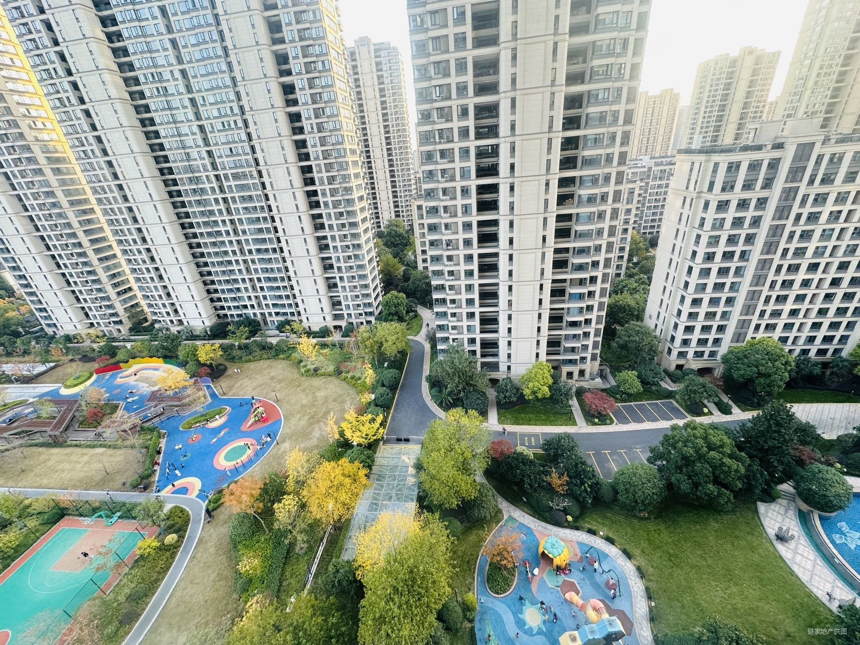 江南之星高楼层精装三房,380可走,诚心急卖